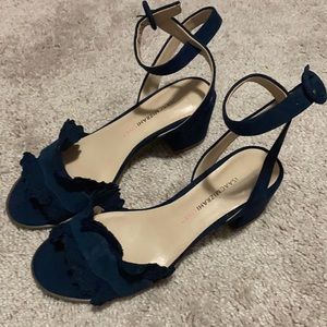 Isaac Mizrahi Navy sandals size 6